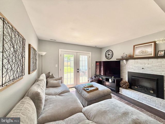 16 E 9TH AVE, Pine Hill, NJ 08021
