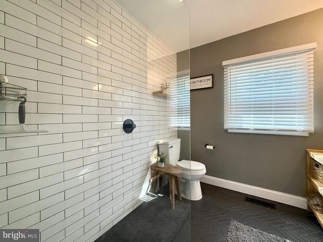 16 E 9TH AVE, Pine Hill, NJ 08021