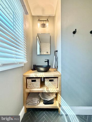 16 E 9TH AVE, Pine Hill, NJ 08021