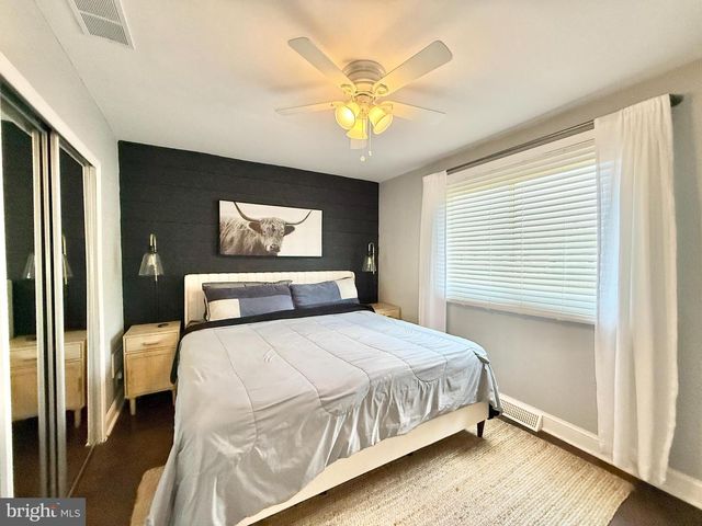 16 E 9TH AVE, Pine Hill, NJ 08021