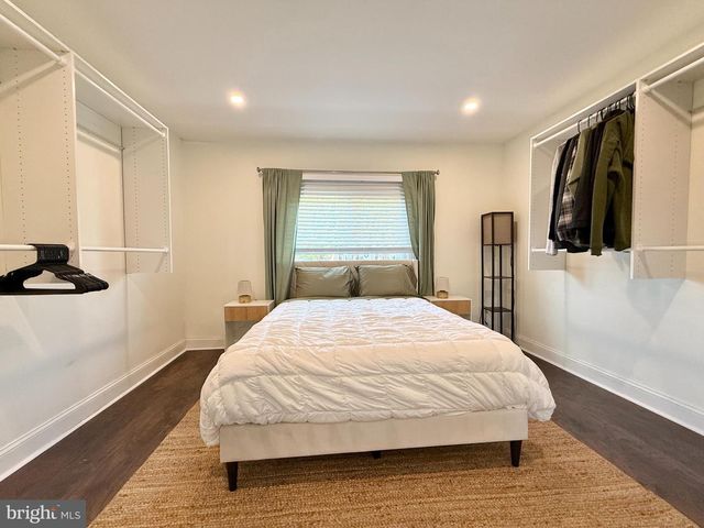 16 E 9TH AVE, Pine Hill, NJ 08021