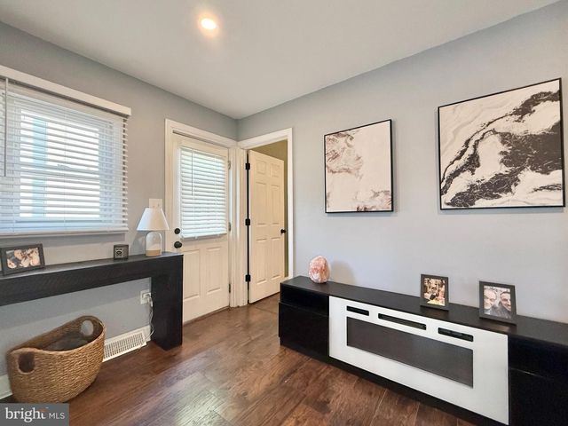 16 E 9TH AVE, Pine Hill, NJ 08021