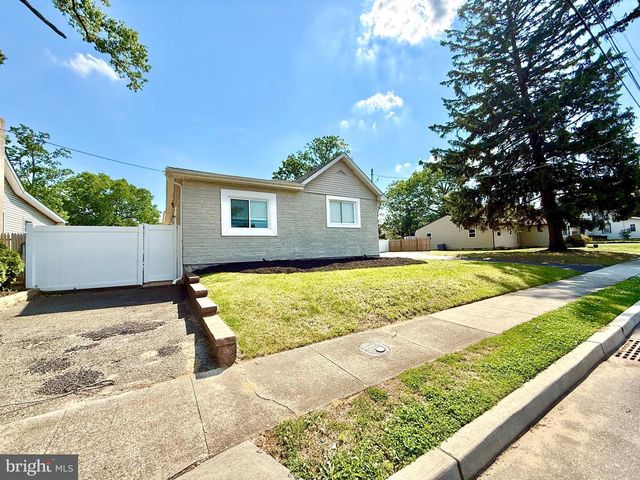 16 E 9TH AVE, Pine Hill, NJ 08021