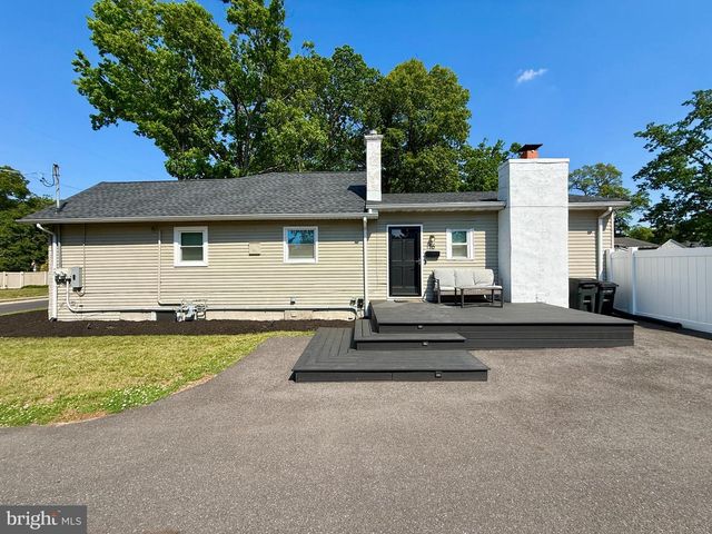 16 E 9TH AVE, Pine Hill, NJ 08021