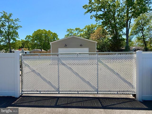 16 E 9TH AVE, Pine Hill, NJ 08021