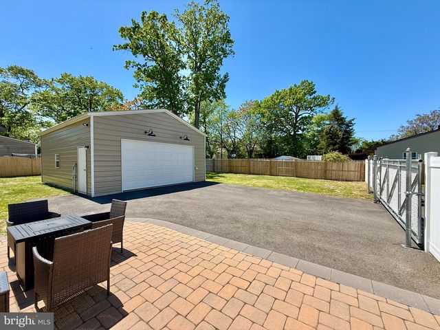 16 E 9TH AVE, Pine Hill, NJ 08021