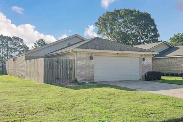 7750 Green Lawn Drive, Houston, TX 77088