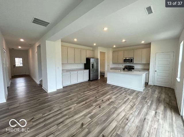 2274 S Stonehill Way, New Palestine, IN 46163