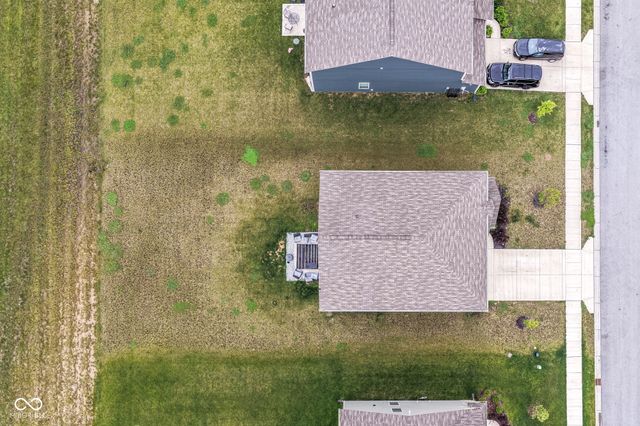 2274 S Stonehill Way, New Palestine, IN 46163