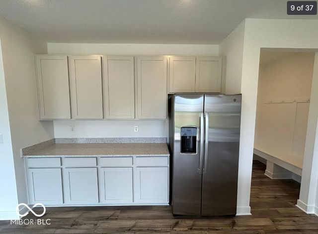 2274 S Stonehill Way, New Palestine, IN 46163