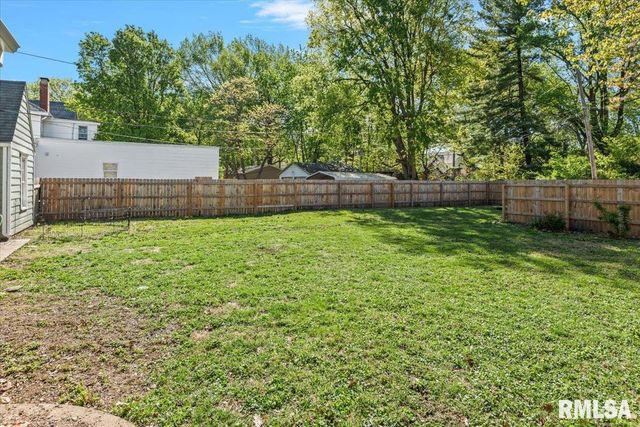 822 W EDWARDS Street, Springfield, IL 62704