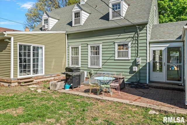 822 W EDWARDS Street, Springfield, IL 62704