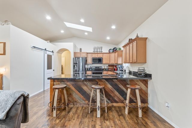 1360 SW 27th Street, Redmond, OR 97756