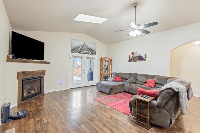 1360 SW 27th Street, Redmond, OR 97756