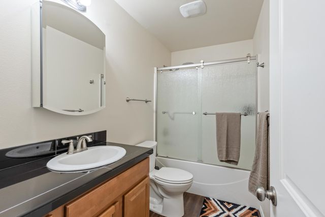 1360 SW 27th Street, Redmond, OR 97756