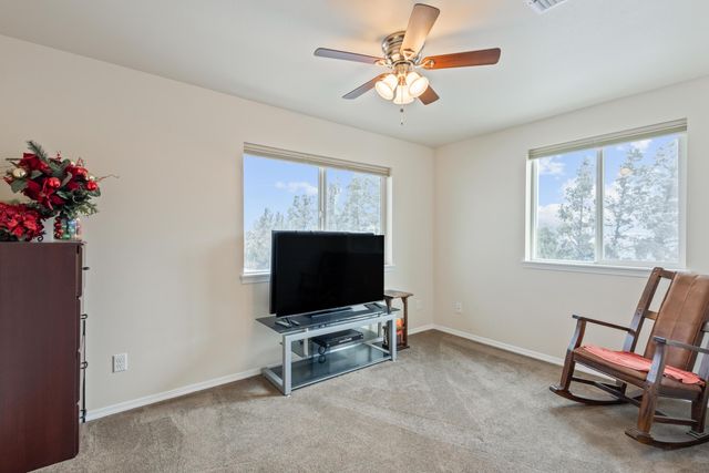 1360 SW 27th Street, Redmond, OR 97756