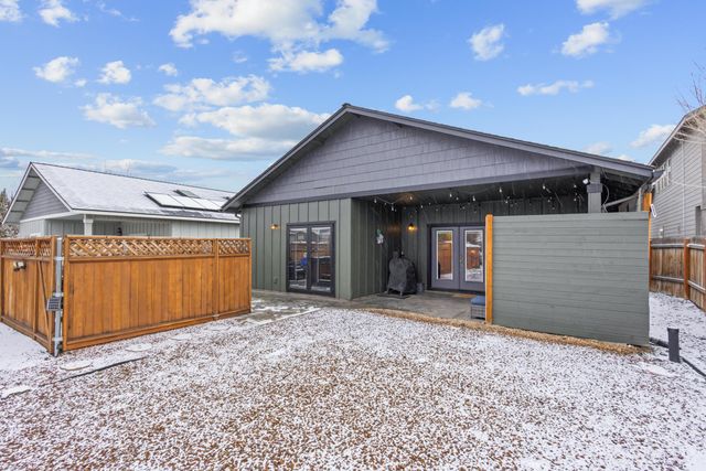 1360 SW 27th Street, Redmond, OR 97756