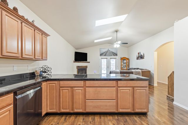 1360 SW 27th Street, Redmond, OR 97756