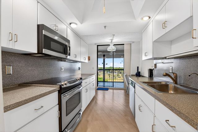 5279 Fountains Drive S 604, Lake Worth, FL 33467