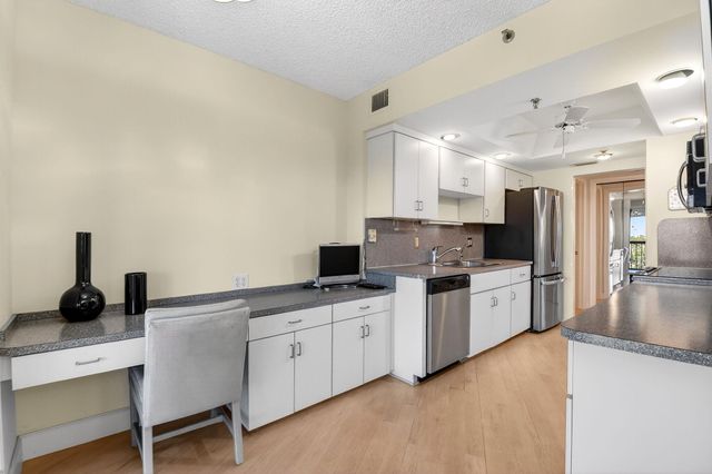 5279 Fountains Drive S 604, Lake Worth, FL 33467