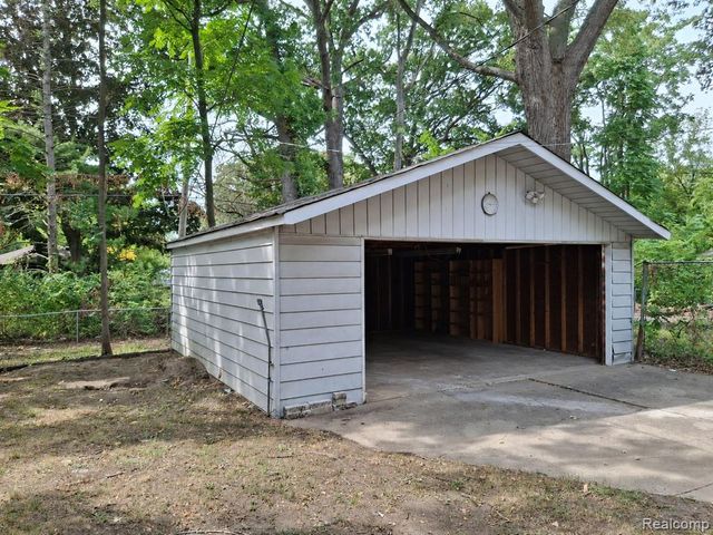 15829 Beaverland Street, Detroit, MI 48223