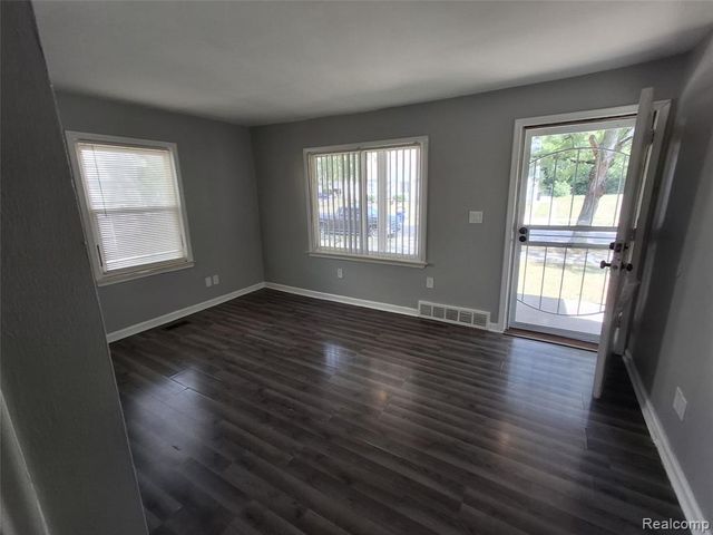 15829 Beaverland Street, Detroit, MI 48223
