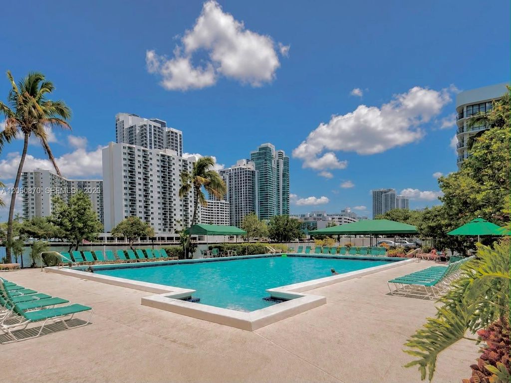 1000 Parkview Drive 505, Hallandale Beach, FL 33009