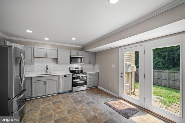 5242 MAGNOLIA PL, Fredericksburg, VA 22407