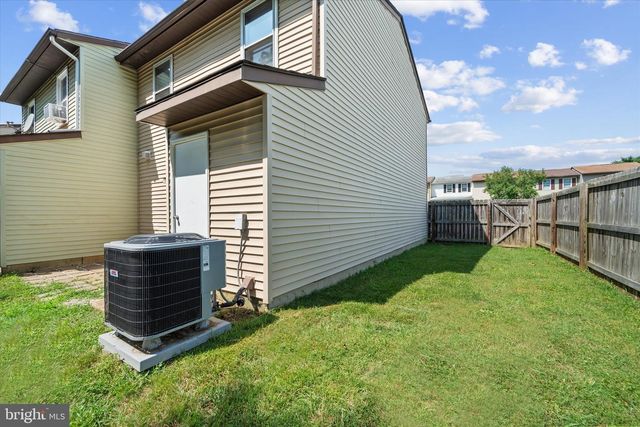 5242 MAGNOLIA PL, Fredericksburg, VA 22407