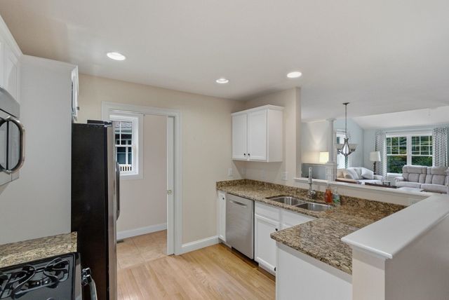 47 Reflection Drive, Hudson, NH 03051