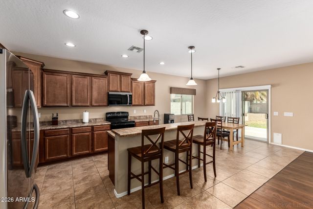 749 W REEVES Avenue, San Tan Valley, AZ 85140