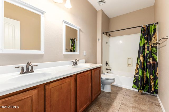 749 W REEVES Avenue, San Tan Valley, AZ 85140