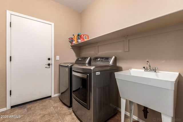 749 W REEVES Avenue, San Tan Valley, AZ 85140