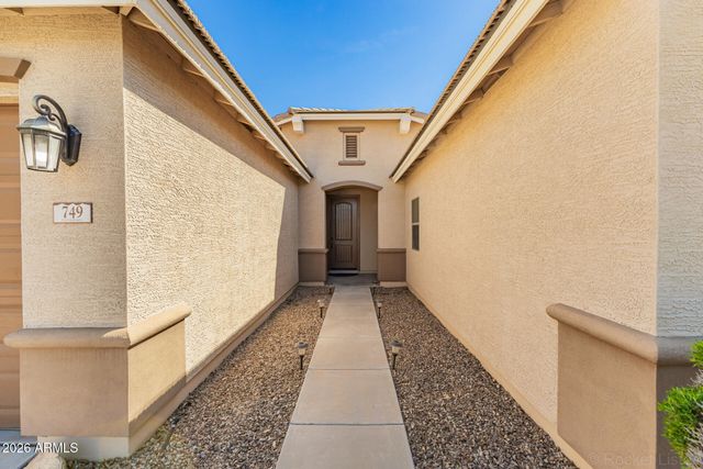 749 W REEVES Avenue, San Tan Valley, AZ 85140