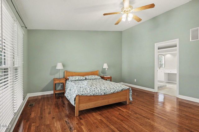 102 Woodshire Lane, Chapel Hill, NC 27514