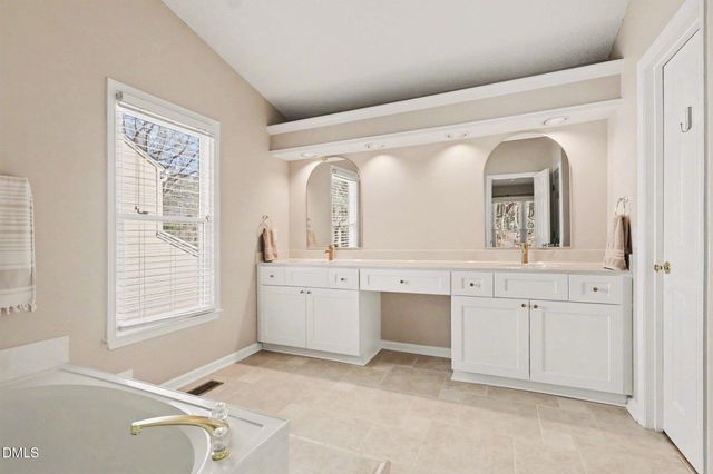 102 Woodshire Lane, Chapel Hill, NC 27514