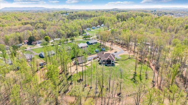 483 Morewood RD, Hardy, VA 24101