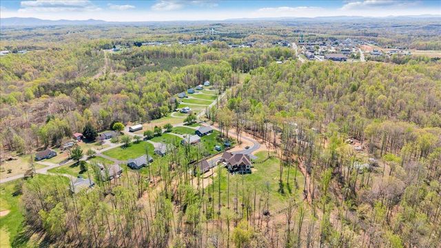 483 Morewood RD, Hardy, VA 24101