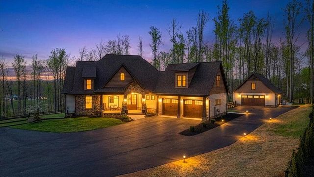 483 Morewood RD, Hardy, VA 24101
