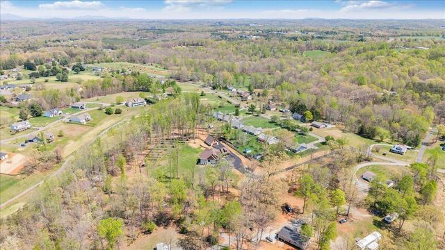 483 Morewood RD, Hardy, VA 24101
