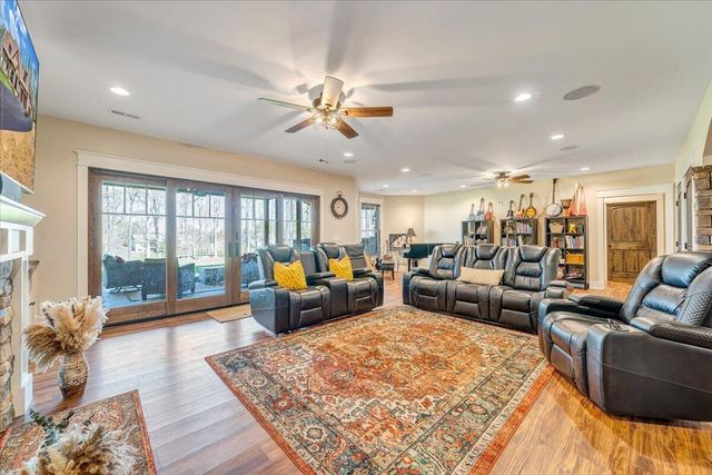 483 Morewood RD, Hardy, VA 24101