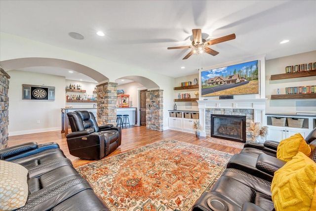 483 Morewood RD, Hardy, VA 24101