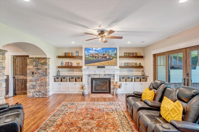 483 Morewood RD, Hardy, VA 24101