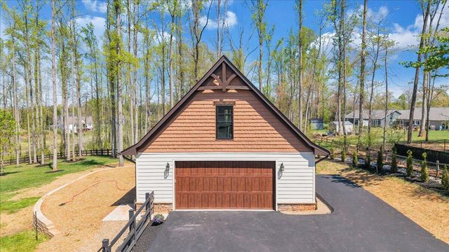 483 Morewood RD, Hardy, VA 24101