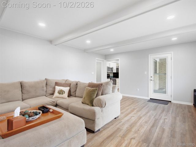 27901 Grobbel Drive, Warren, MI 48092