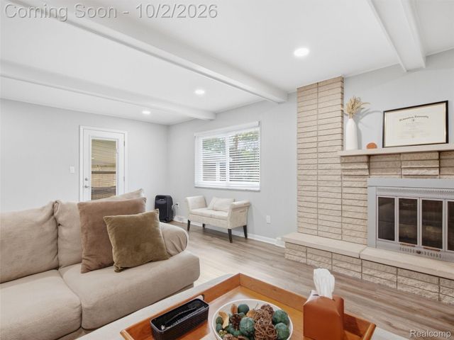 27901 Grobbel Drive, Warren, MI 48092