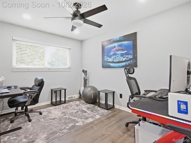 27901 Grobbel Drive, Warren, MI 48092