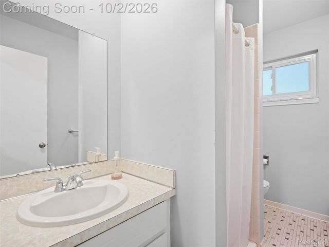 27901 Grobbel Drive, Warren, MI 48092
