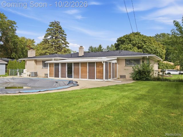 27901 Grobbel Drive, Warren, MI 48092