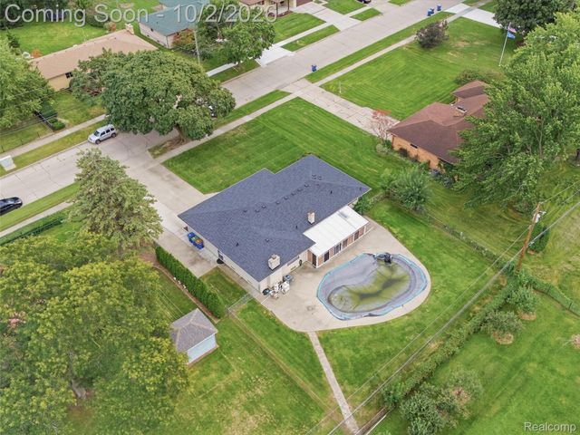 27901 Grobbel Drive, Warren, MI 48092
